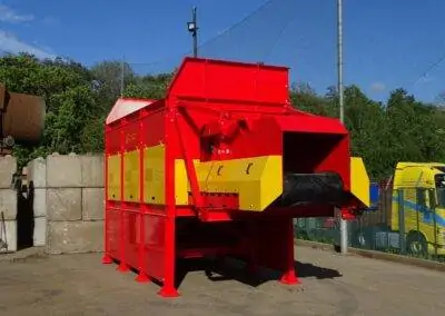 Large capacity bagging machine