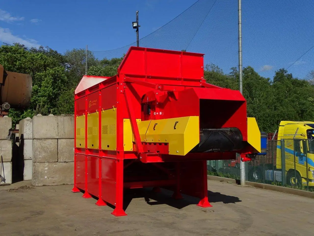 Large capacity bagging machine