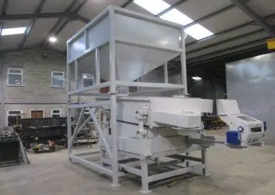 Rotary screen for wood pellets